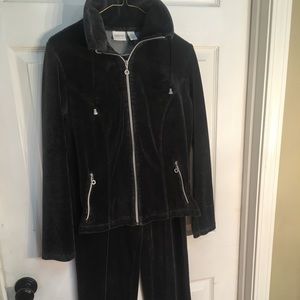 Zenergy bye Chico’s, full outfit joggers with long sleeve hoody